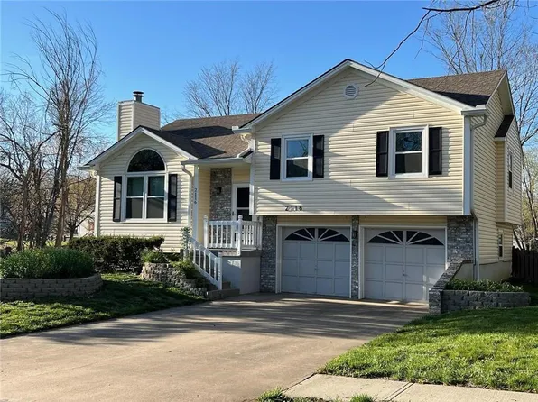 2116 SE 5th St, Lees Summit, MO 64063
