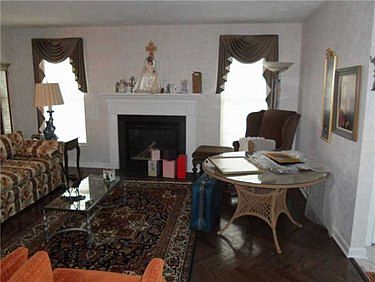 2nd image of 2134 Lake View Dr #2134