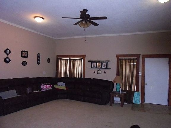 4th image of 319 Jackson St