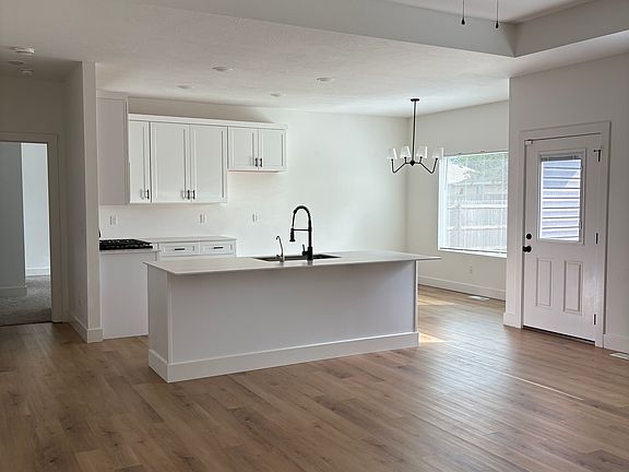 3rd image of 664 N Dean Ln