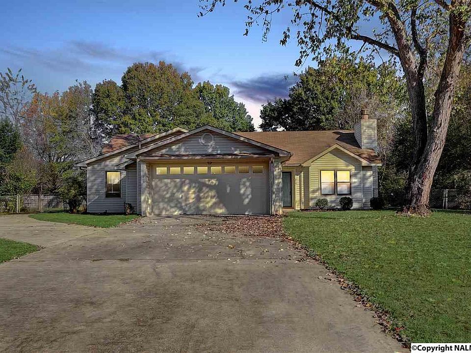 1st image of 215 Collins Ln