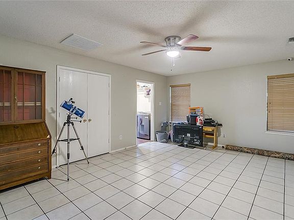 4th image of 10400 Brangus Dr