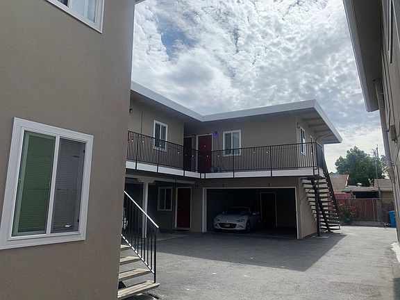 2nd image of 116 Pine St #3