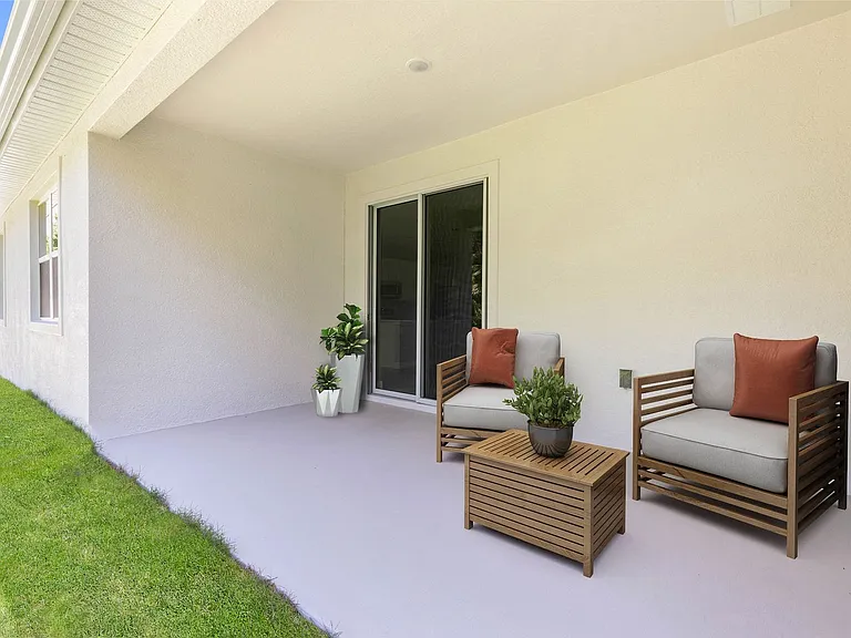 2206 NW 17th Pl — Photo 4