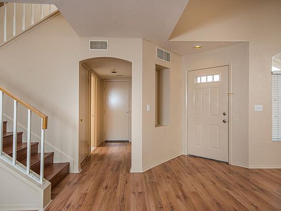 4th image of 629 Palmwood Ln