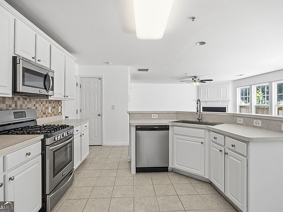 2nd image of 313 Balaban Cir