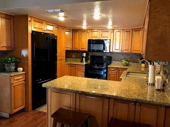 5th image of 1455 Acorn Ct