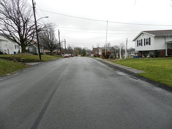 5th image of 606 S 6th St