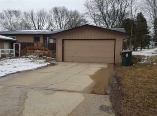 2016 Wyoming Ave, Sun Prairie, WI 53590