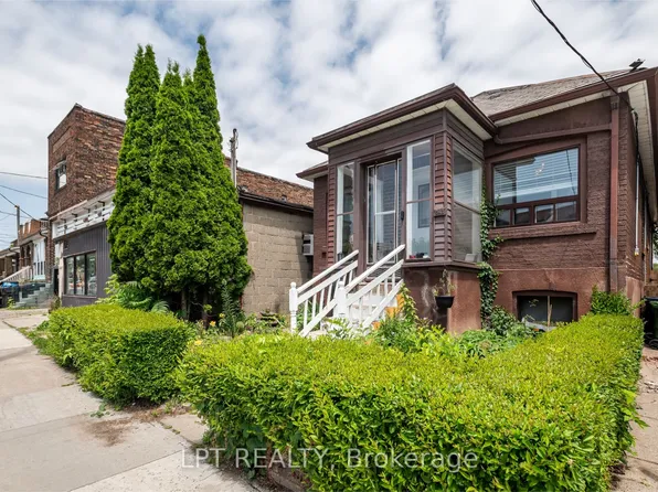 541 Vaughan Rd, Toronto, ON M6C 2R2