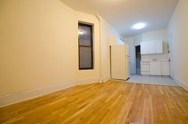 Rented by Compass | media 25