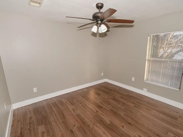 4826 Bristol St — Photo 16