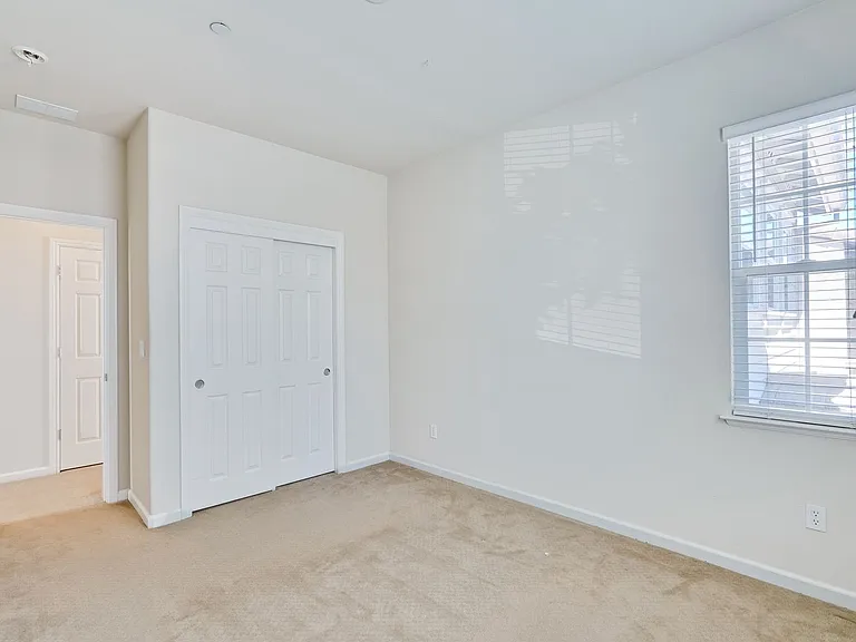 104 Alden Ct — Photo 42