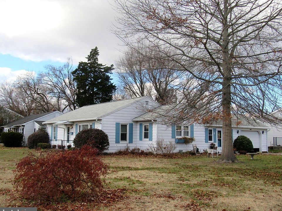 1st image of 710 E Ivy Dr