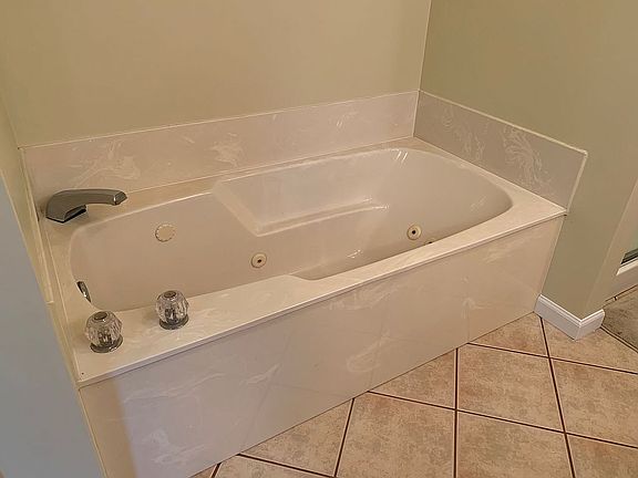 Master bathroom, jetted tub