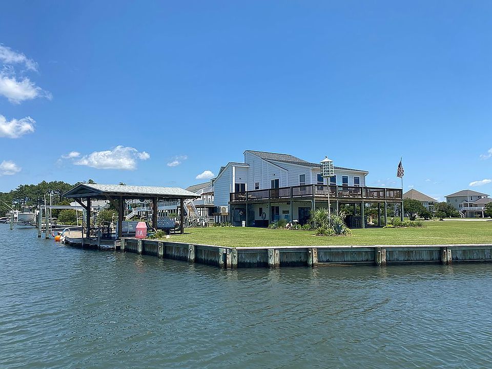 1st image of 220 Straits Dr