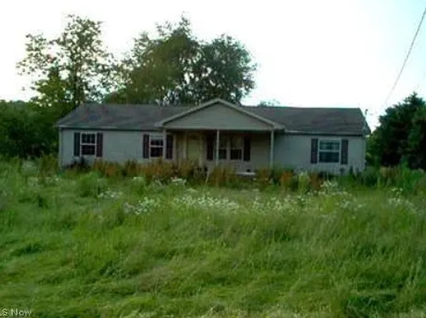 9863 Mapleton St SE, East Canton, OH 44730