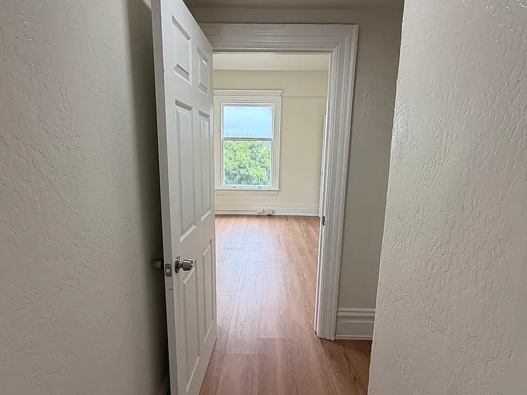 901 Georgia St #5 — Photo 7