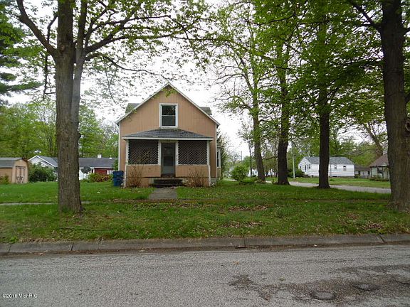 3rd image of 202 Bradley St