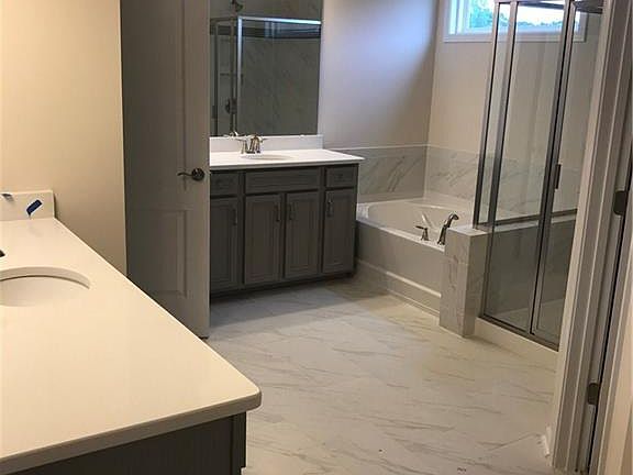 2nd image of 2035 Donaldson St #170