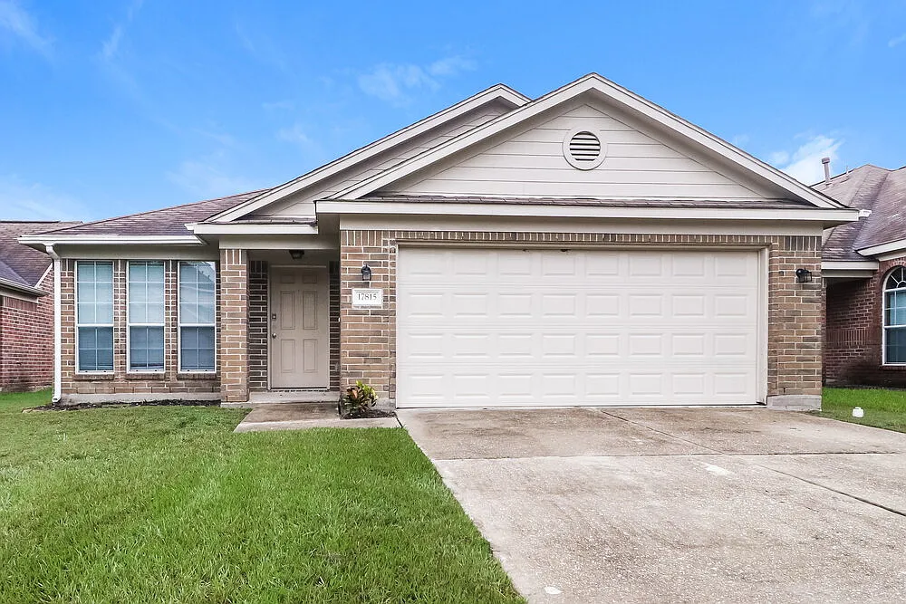 3 bed, 2.0 bath, 1559 sqft, $1,865 — Photo 1