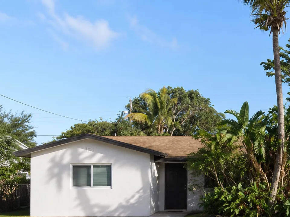5215 NW 16th Ct