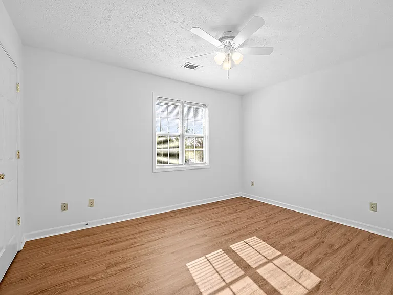 Austin Place Apartments — Photo 21