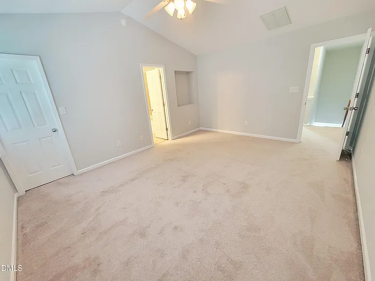 8827 Thornton Town Pl — Photo 32