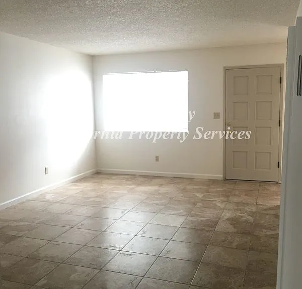 846 1/2 Front St — Photo 3