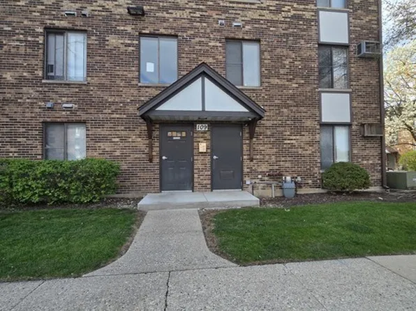 109 Gregory St APT 13, Aurora, IL 60504