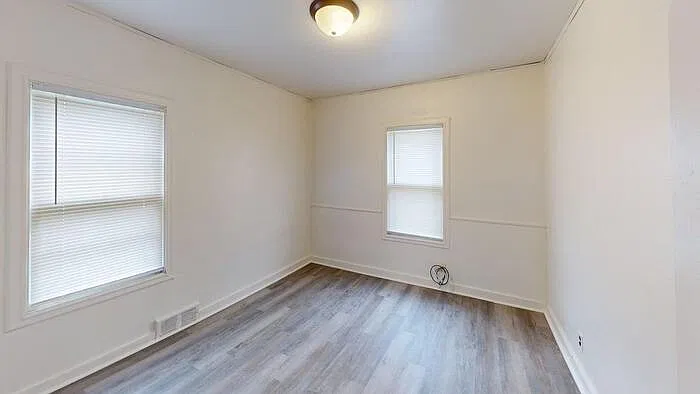 3 bed, 1.0 bath, $1,099 — Photo 4