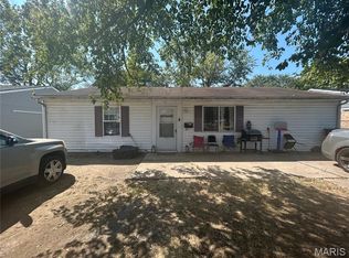 10 Saint Gregory Dr, Cahokia, IL 62206