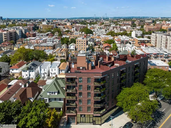 1502 West 1st Street image 1 of 22