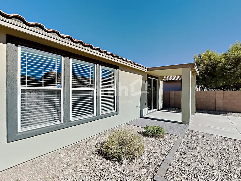 221 W Vuelta Friso — Photo 18
