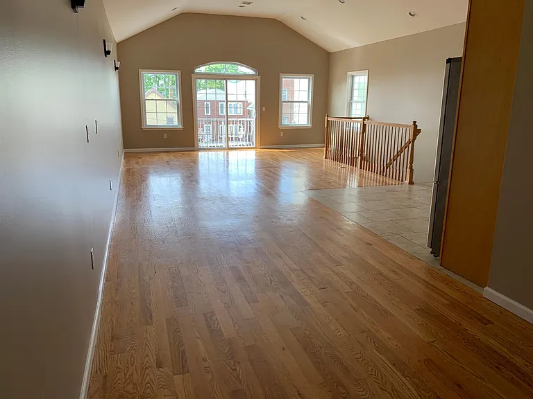 Spacious Open Layout - Living Room (High Ceiling)