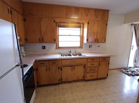 5th image of 2524 Lawndale Ave
