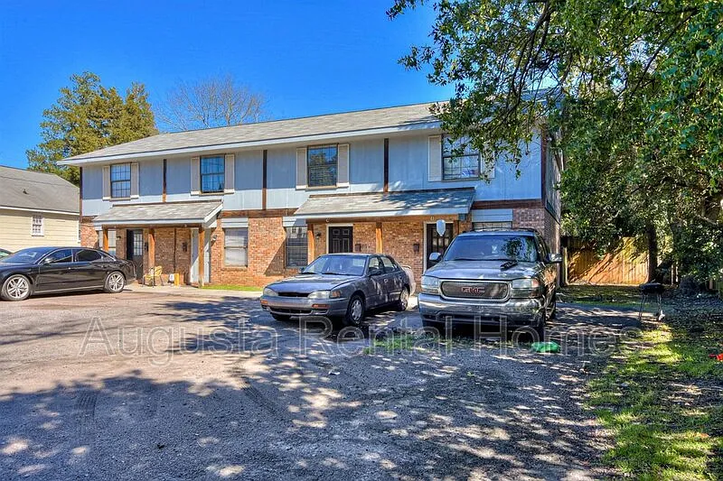 2 bed, 1.5 bath, 960 sqft, $1,040 — Photo 3