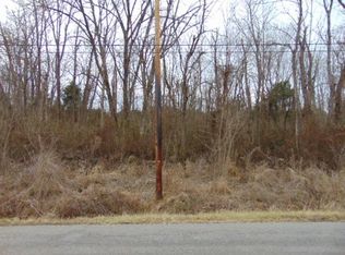 1 Peggy Flats Rd, Berea, KY 40403