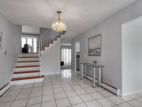 2nd image of 2075 Berkley Lane