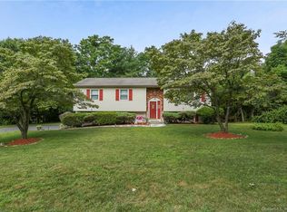 16 Moody Dr, Danbury, CT 06811