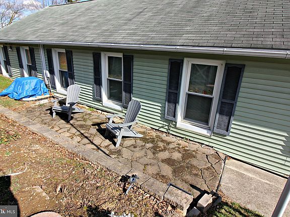 3rd image of 311 W 3rd St