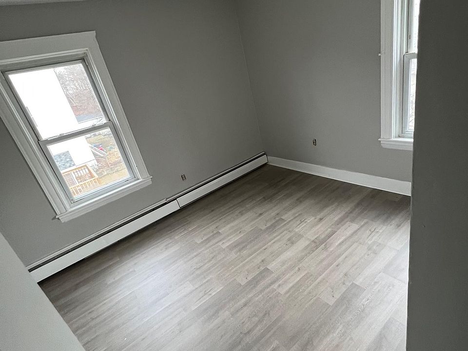 1st image of 34 Collyer St #2