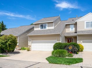 2975 Edgestone Dr #32, Hudsonville, MI 49426
