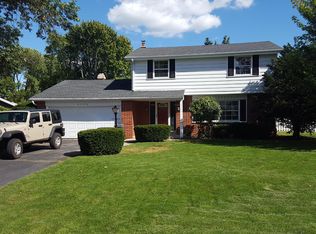 2390 Camelot Dr, Brookfield, WI 53045