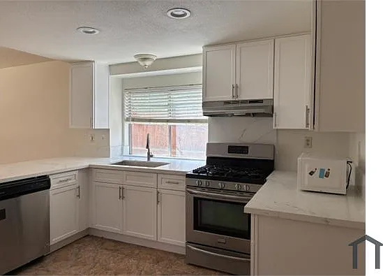 13176 Tonikan Dr — Photo 8