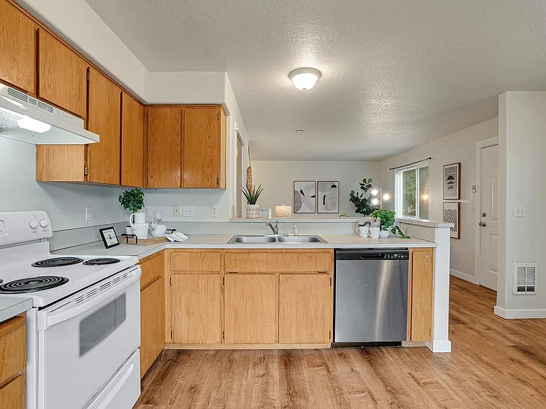 6303 SE Woodstock Blvd #1 — Photo 17