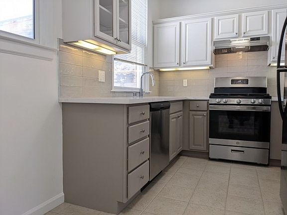 2nd image of 333 Fillmore St #9