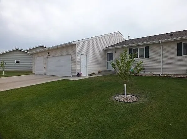2204 14th St NW, Minot, ND 58703