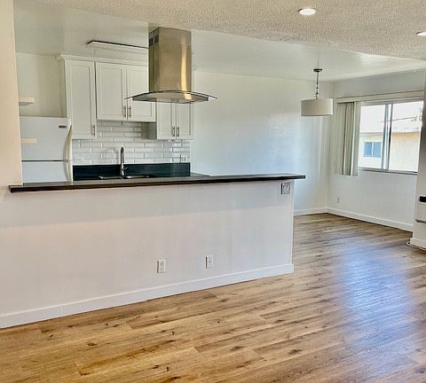 2nd image of 1326 S Saltair Ave APT 7