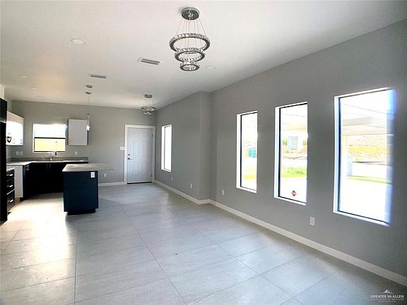 3rd image of 2020 Summerland Ln